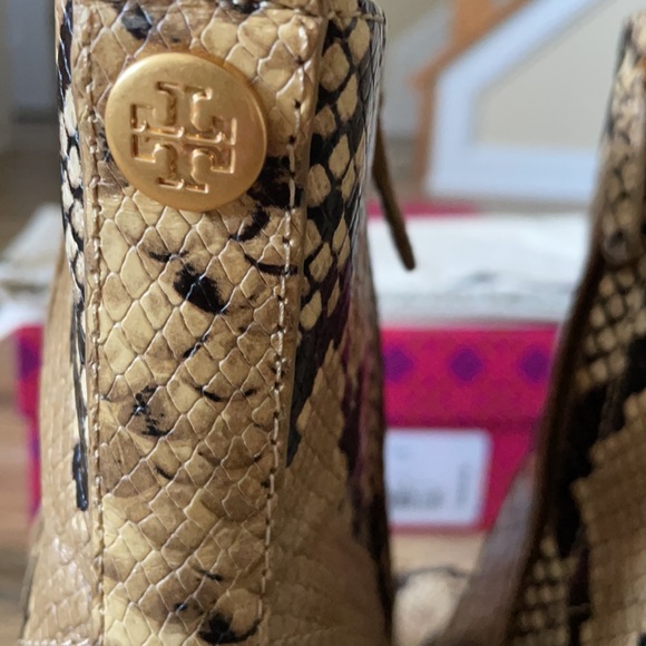 Tory Burch Heeled Ankle Boot Stamped Snake Printed Leather Pale Desert Roccia - Picture 12 of 16